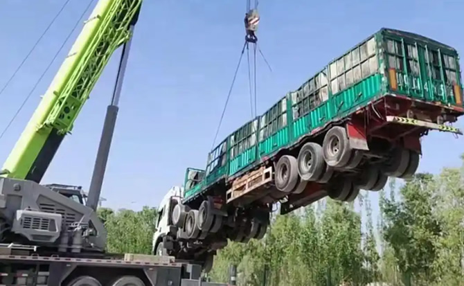 南充道路脱困救援案例